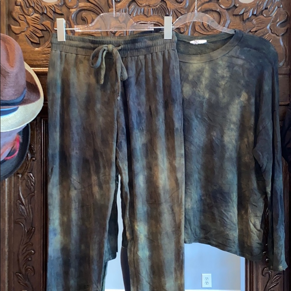 LNA tye dye sweatset - Picture 2 of 8